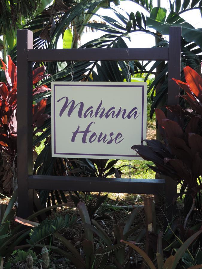 Mahana House Country