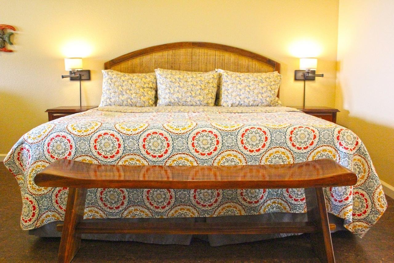 Inn Mahana House Country